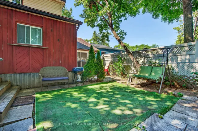 Additional image 34 of 146 Normanhurst Ave