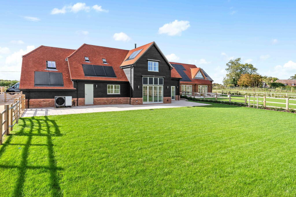 Additional image 38 of Stunning 4 bedroom country home with 4.52 acre paddock