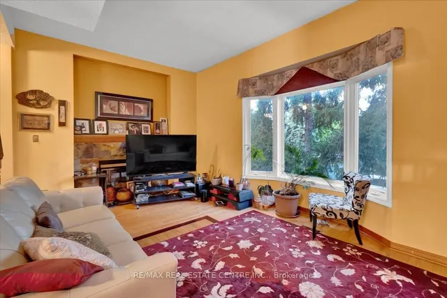 Additional image 10 of 1983 Main St Unit 1