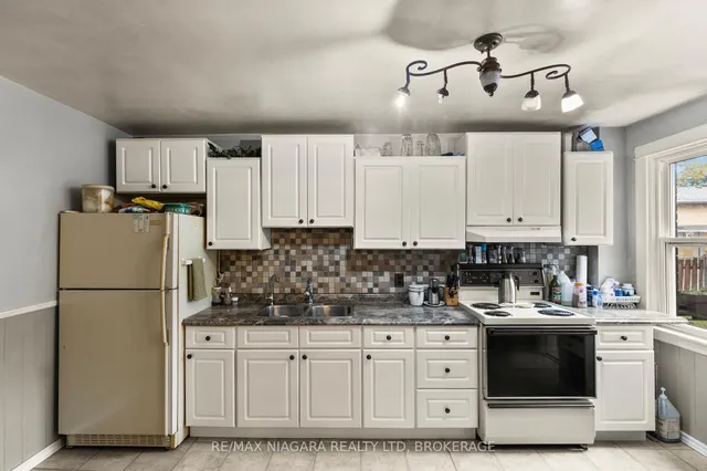 Additional image 16 of 154 Melrose Ave