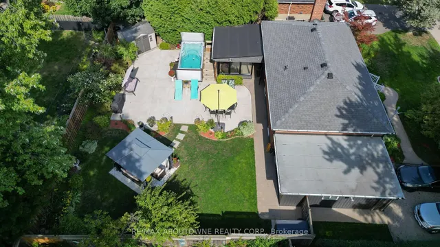 Additional image 5 of 2105 Maplewood Dr