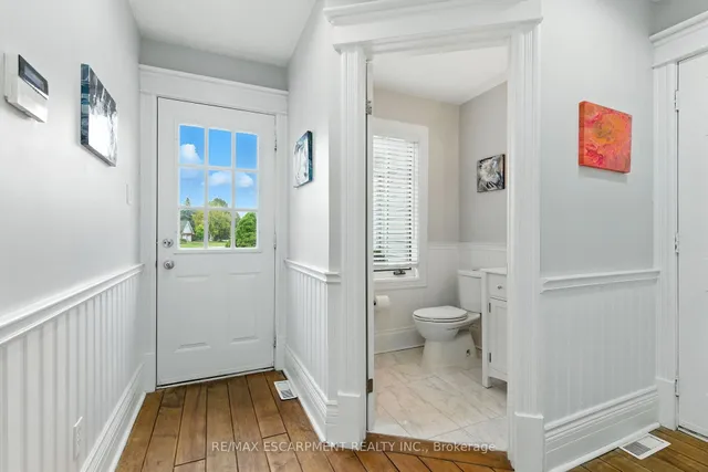 Additional image 27 of 24 Meander Clse