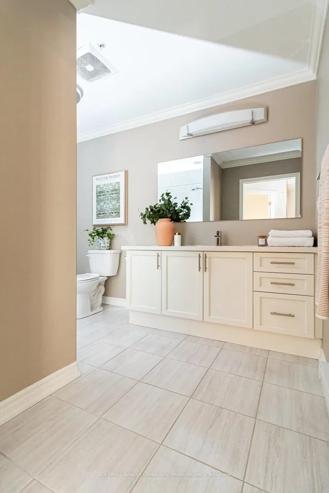 Additional image 35 of 81 Robinson St Unit 203