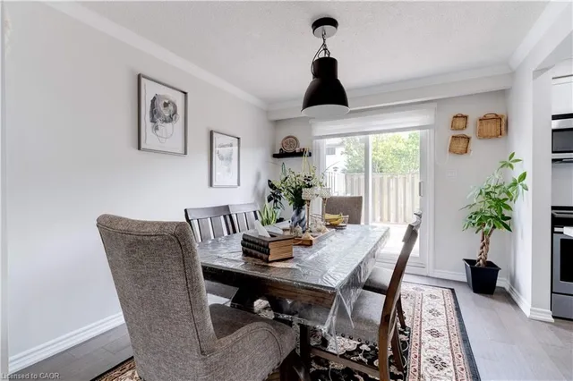 Additional image 6 of 5475 Lakeshore Rd Unit 19