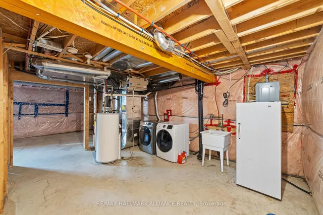 Additional image 25 of 402 Schreyer Cres