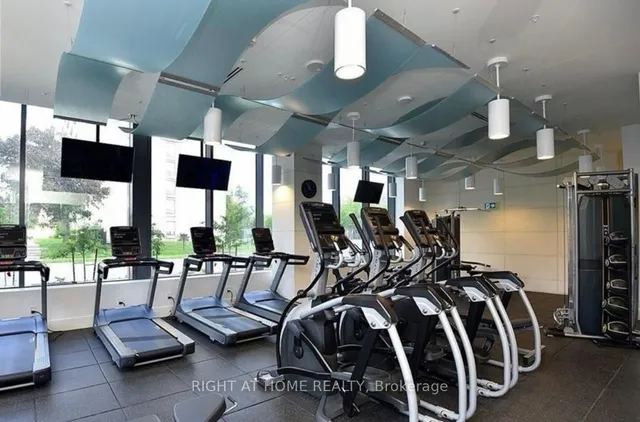 Additional image 19 of 500 Brock Ave Unit 404