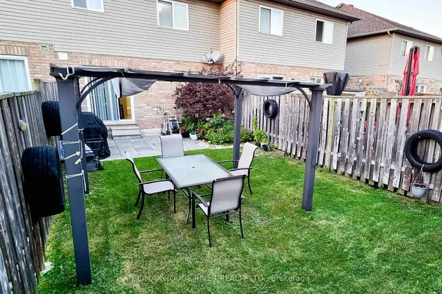 Additional image 29 of 74 Meadow Wood Cres