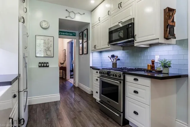 Additional image 15 of 174 Emerald St