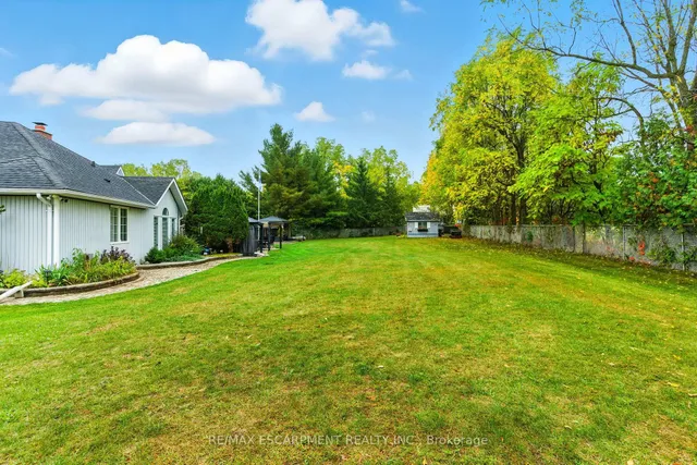 Additional image 48 of 24 Meander Clse