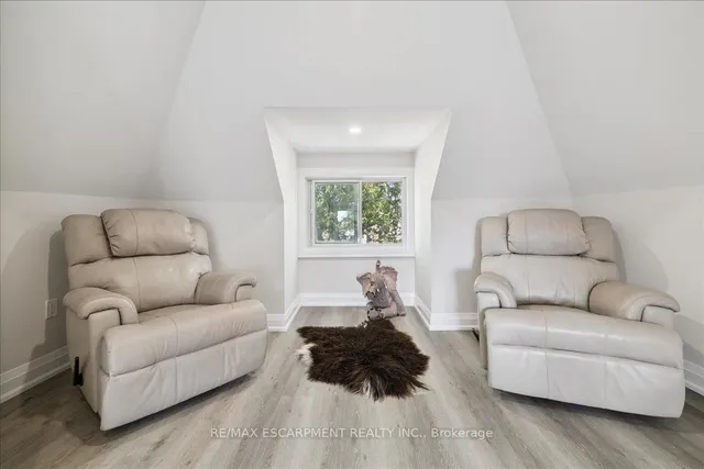 Additional image 33 of 15 Ottawa St