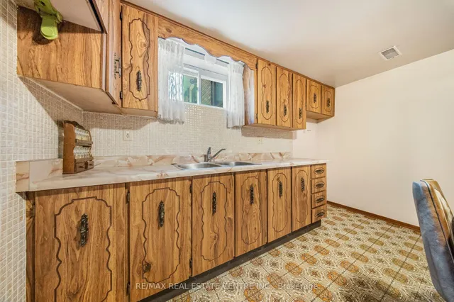 Additional image 26 of 103 Forest Hill Cres