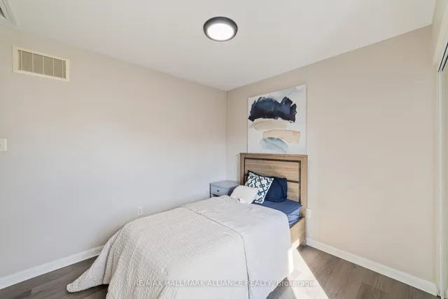 Additional image 20 of 402 Schreyer Cres