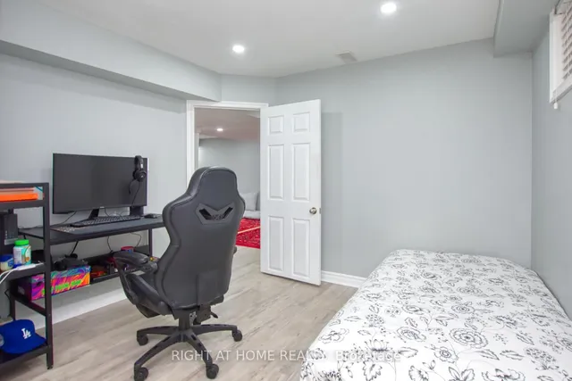 Additional image 38 of 117 Chartwell Circ