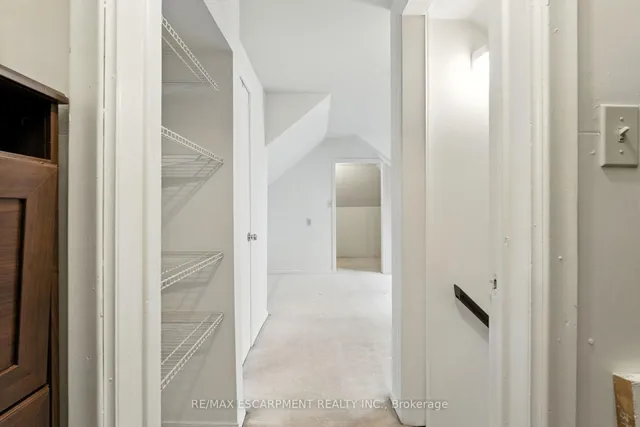 Additional image 28 of 57 Highcliffe Ave