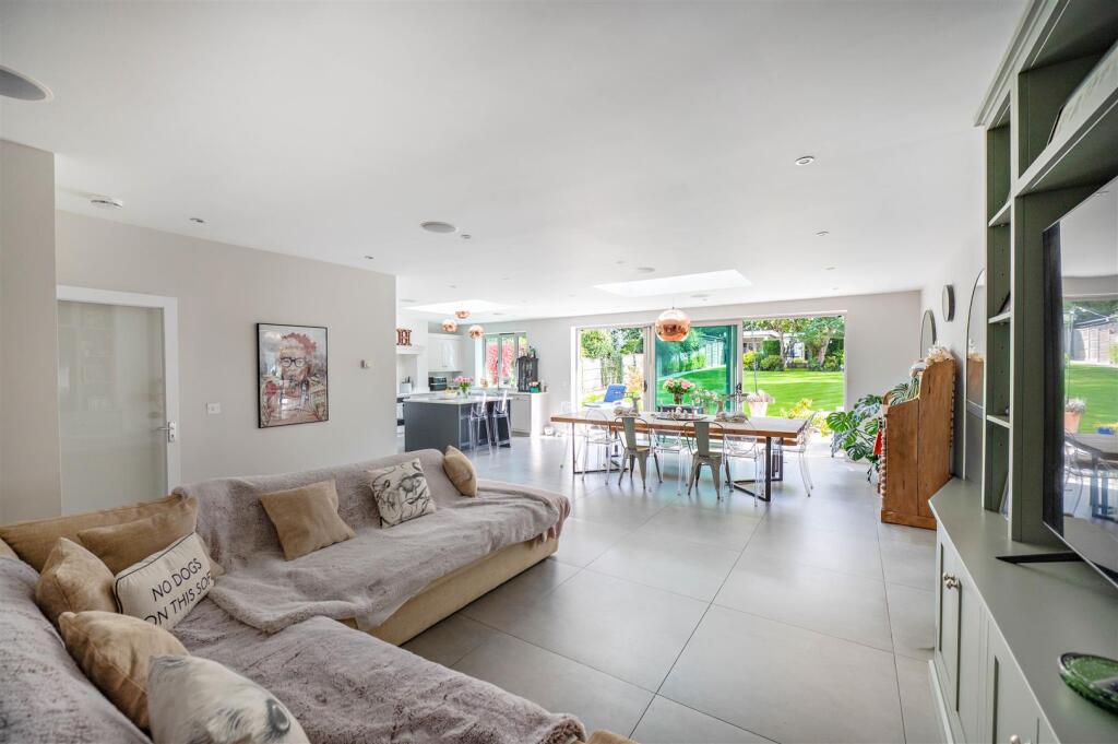 Additional image 22 of Bradmore Way, Brookmans Park
