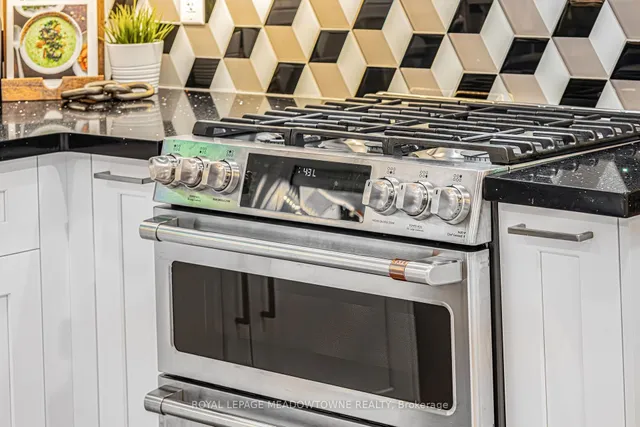 Additional image 10 of 106 Campbell Ave