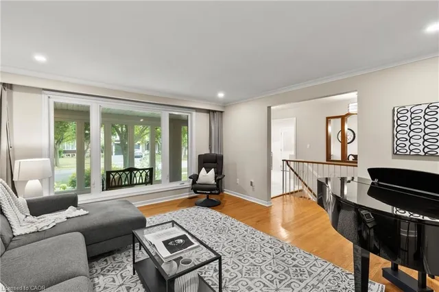 Additional image 8 of 3239 Sprucehill Ave