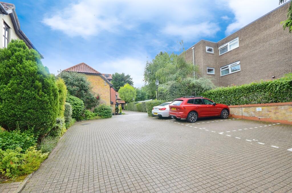 Additional image 14 of Cosne Mews, Harpenden