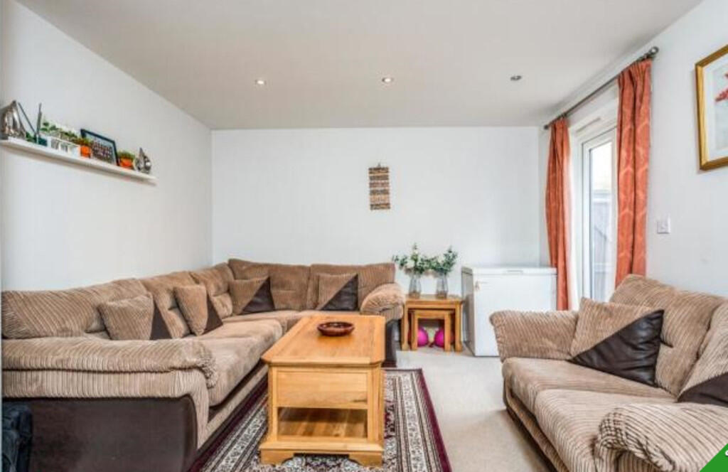 Additional image 5 of 102 Eddington Crescent