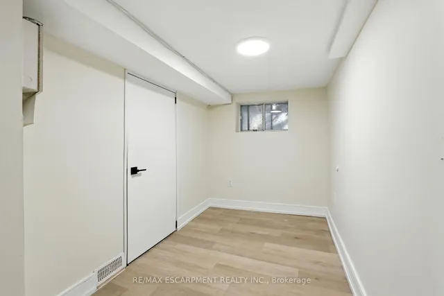 Additional image 42 of 9 ALICE St