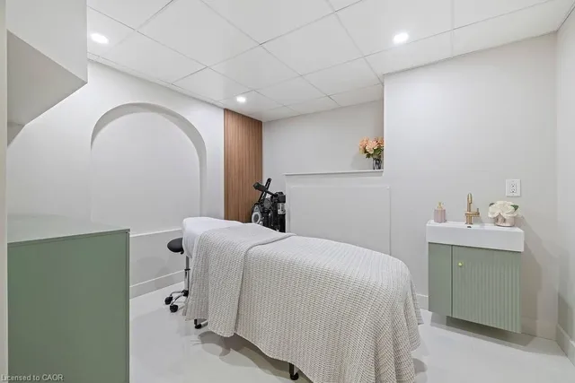 Additional image 38 of 55 Thames Way