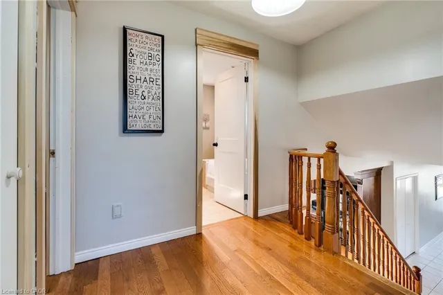 Additional image 26 of 18 Pavarotti Crt