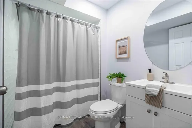 Additional image 38 of 51 Showcase Dr