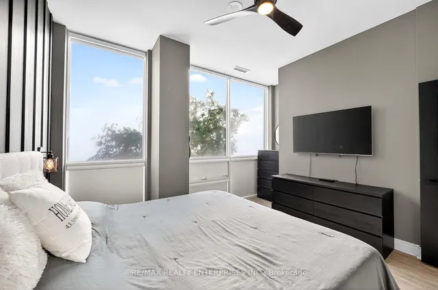 Additional image 19 of 1050 Main St Unit 114