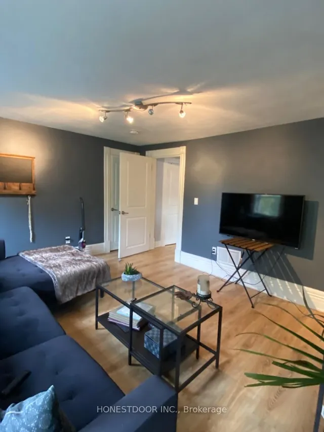 Additional image 31 of 103 Victoria Ave