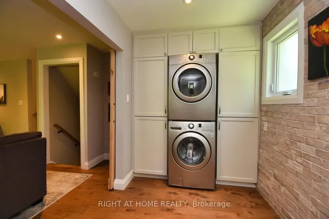 Additional image 33 of 3224 Twin Oaks Cres