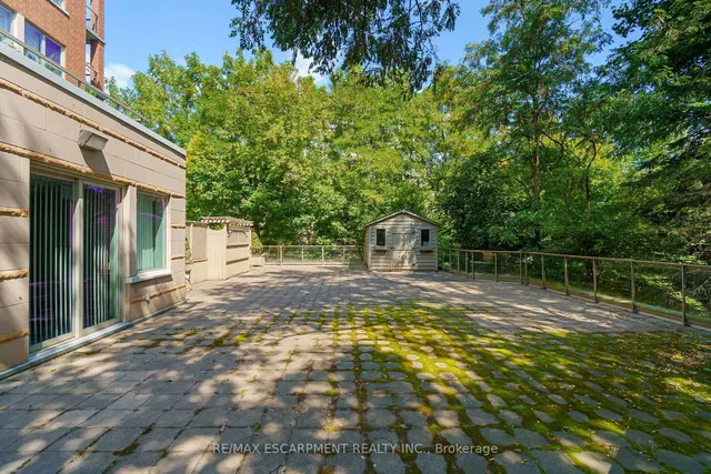 Additional image 41 of 77 Governors Rd Unit 102