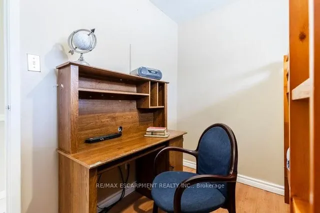 Additional image 31 of 45 Fonthill Rd