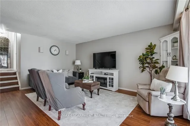 Additional image 11 of 79 Gardiner Dr