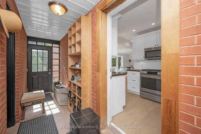 Additional image 16 of 350 East Side Cres