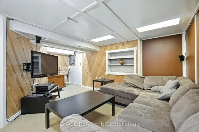 Additional image 17 of 554 Pinedale Ave