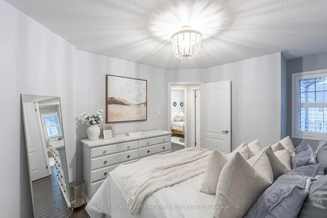 Additional image 18 of 7 Suitor Crt