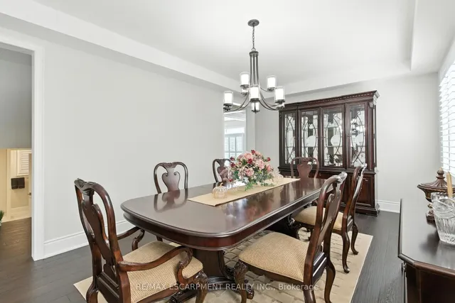 Additional image 6 of 15 Robarts Dr