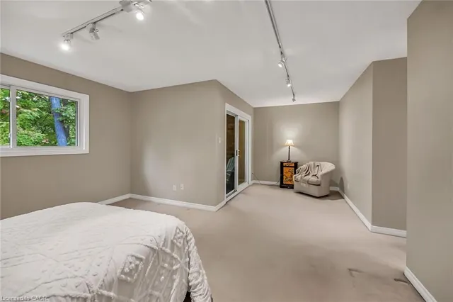 Additional image 20 of 1560 Kerns Rd Unit 7