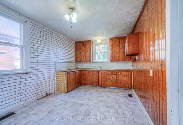 Additional image 10 of 20 Beatty Ave