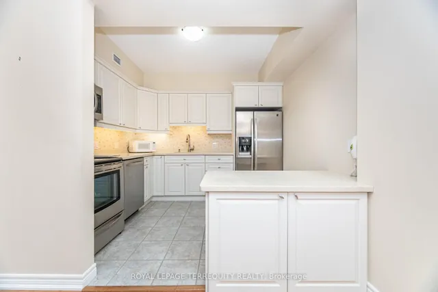 Additional image 11 of 77 GOVERNORS Rd Unit 204