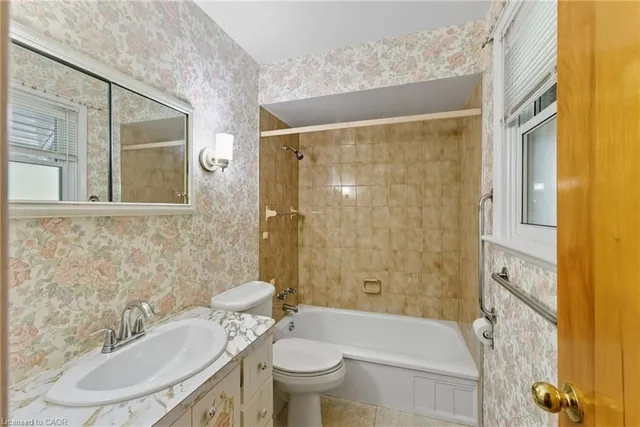 Additional image 11 of 262 East 38th St