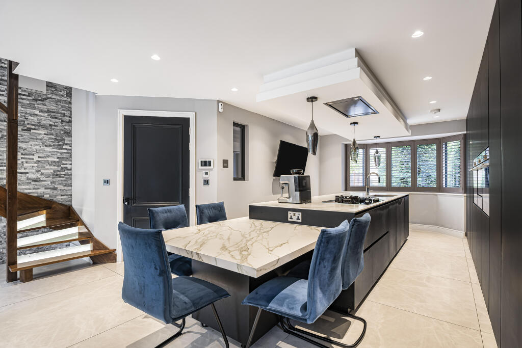 Additional image 3 of Nimrod Close, St. Albans, Hertfordshire, AL4