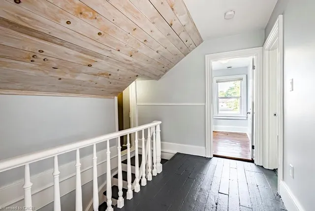 Additional image 30 of 499 Hughson St