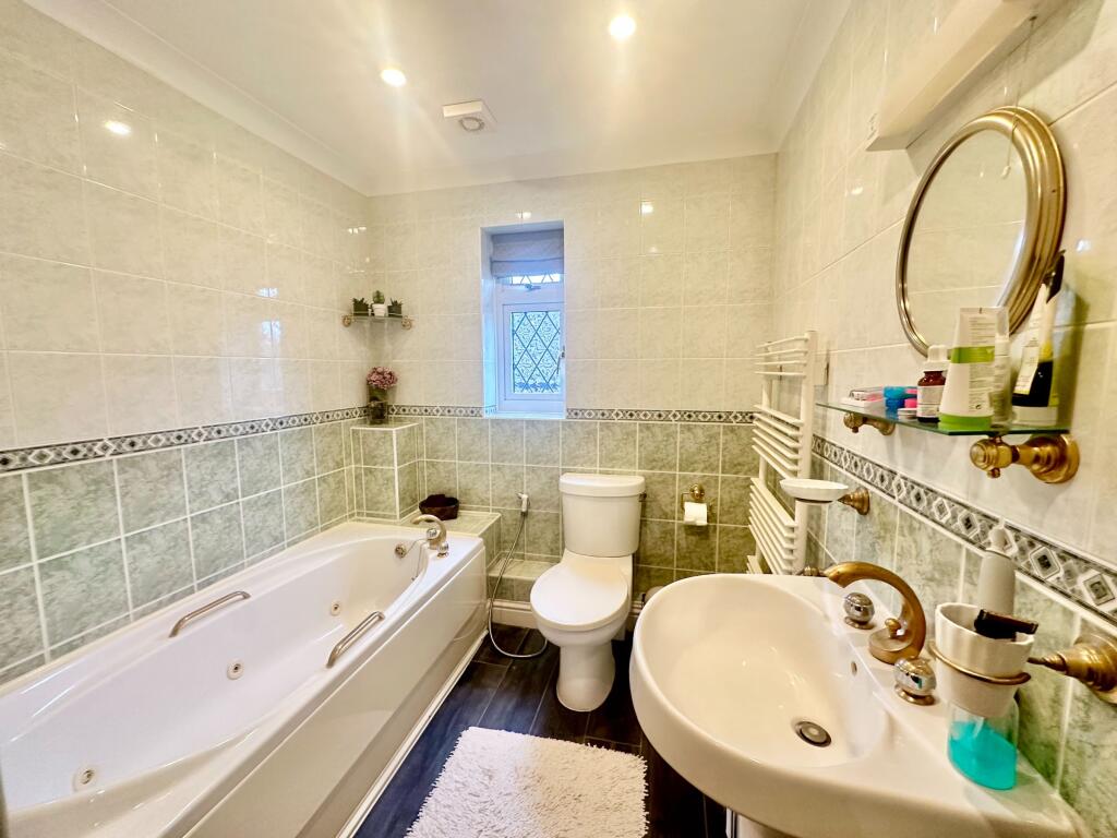 Additional image 14 of a Oaklea, Welwyn