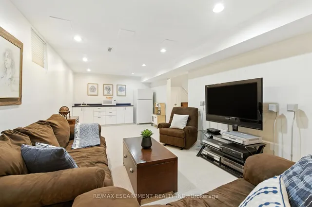 Additional image 38 of 561 Harmony Ave