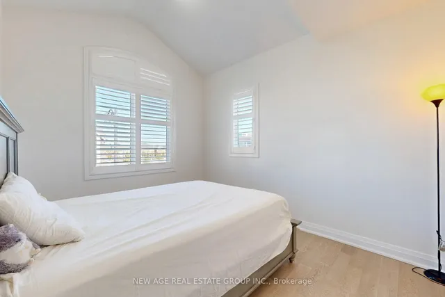 Additional image 29 of 153 Whitlock Ave