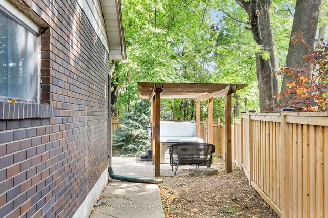 Additional image 42 of 2430 Redfern Rd
