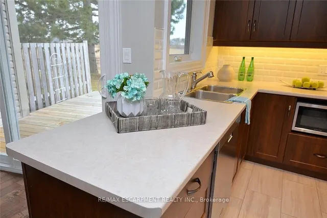 Additional image 16 of 41 SISTER KERN Terr