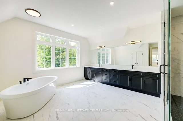 Additional image 38 of 20 Stokes Tr