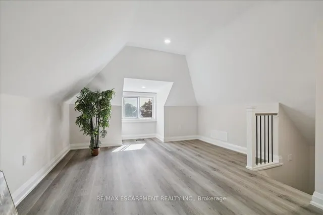 Additional image 34 of 15 Ottawa St